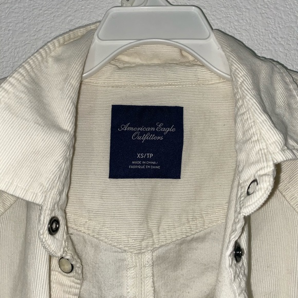 American Eagle Off white/Cream colored button up - Picture 2 of 5